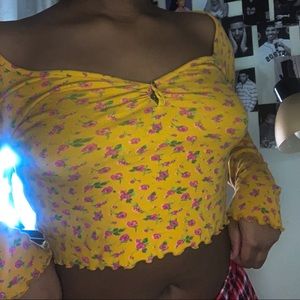 Cute floral spring cropped long sleeve top <3